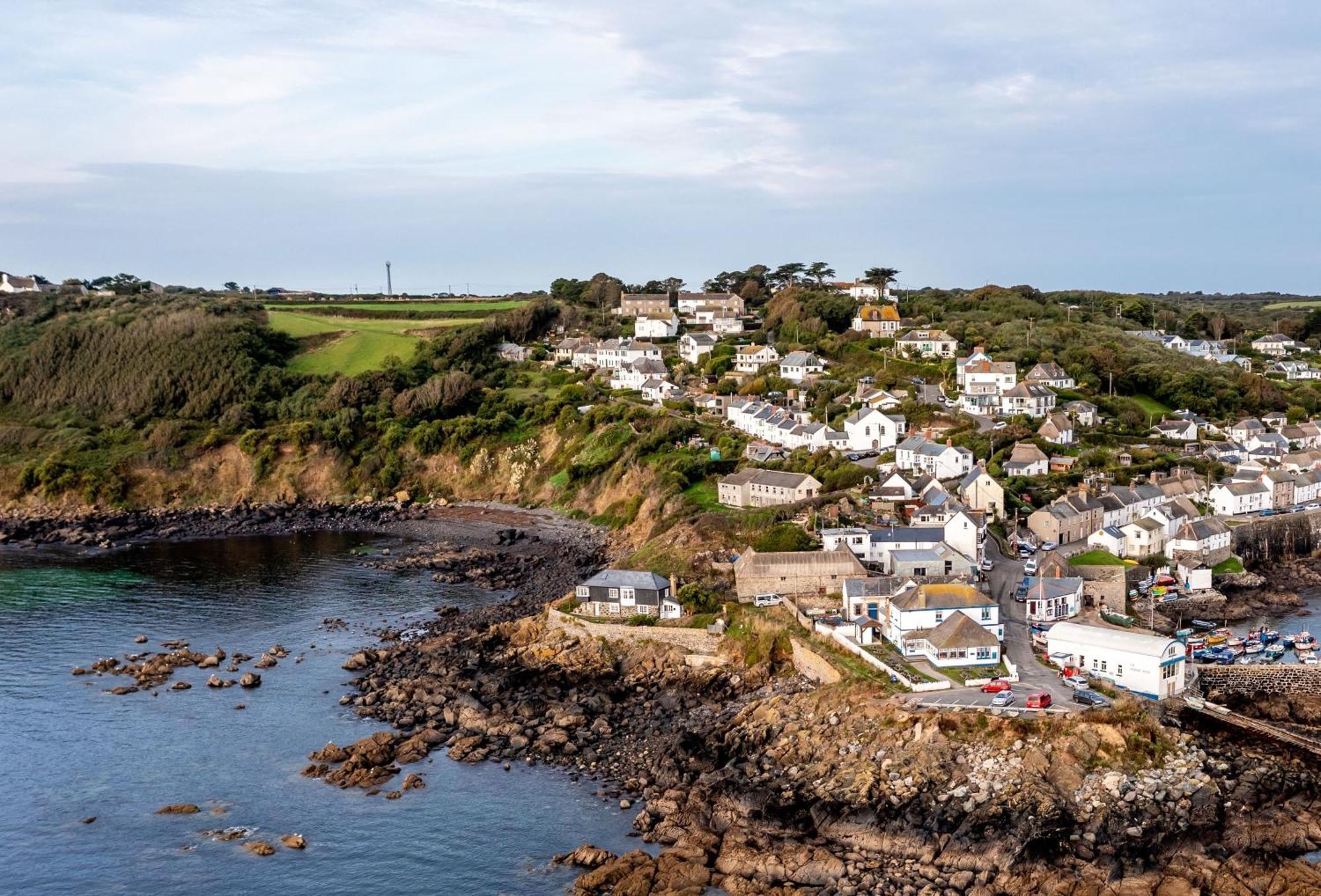 Journeys End With Stunning Sea Views From The Headland Βίλα Coverack Εξωτερικό φωτογραφία
